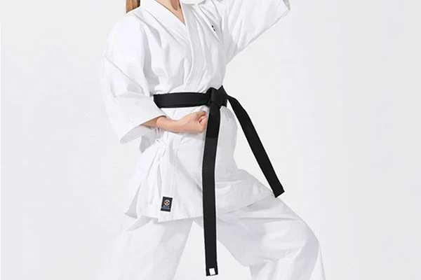 L'attrezzatura per il karate si concentra sulla precisione e sul contatto controllato