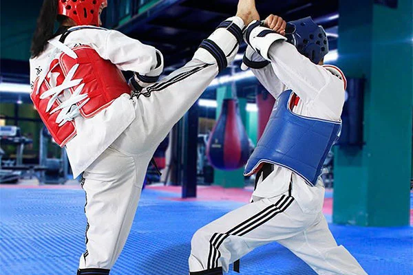 Progressi nell'attrezzatura del Taekwondo per la velocità e il punteggio elettronico