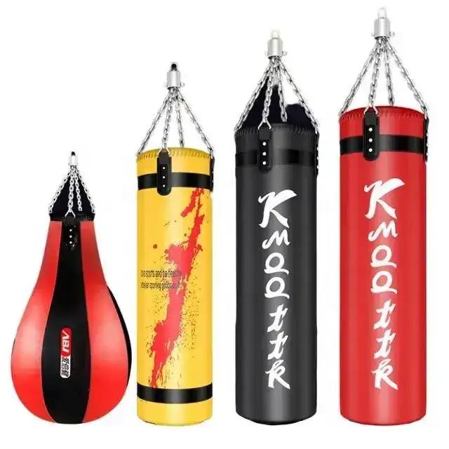 Sacco di sabbia da boxe sospeso