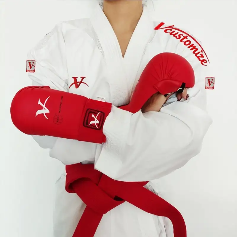 Uniforme leggera da karate Kumite