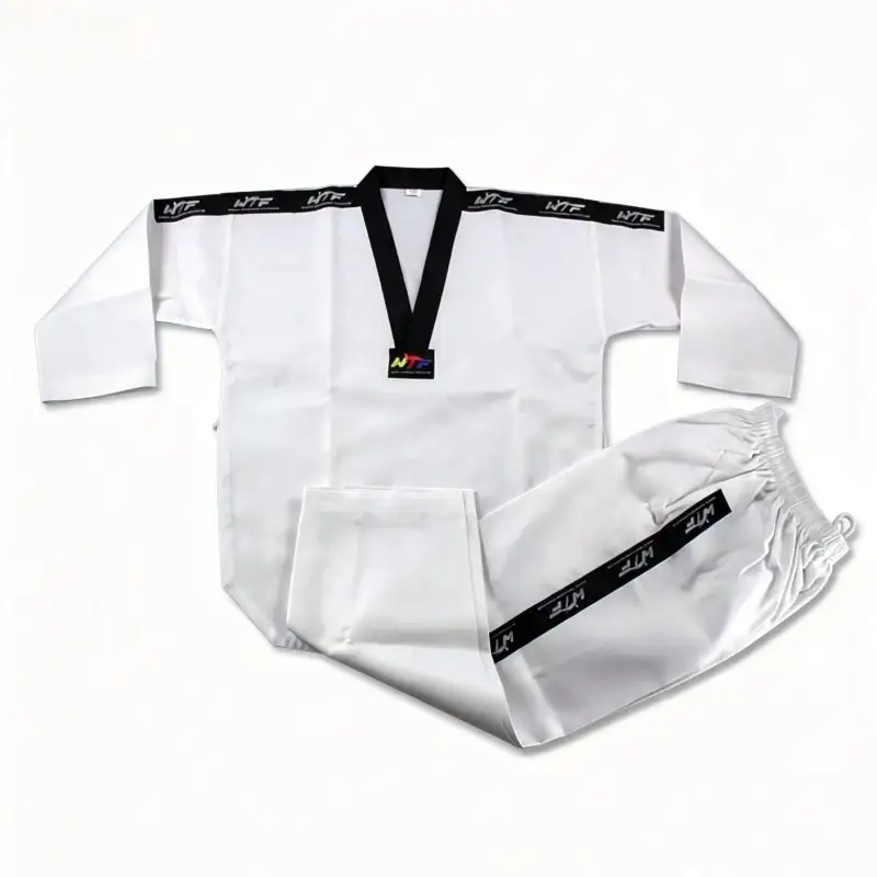 Uniforme da Taekwondo con strisce